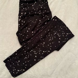 Onzie High Waisted yoga 7/8 leggings in mini stars